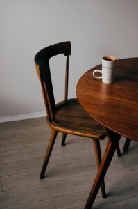 Wybieramy designerskie krzesła do jadalni