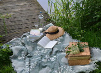 Koce z wełny jako element wystroju sypialni Koce z wełny jako element wystroju sypialni