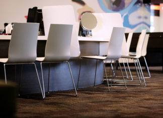 Boom na krzesła metalowe