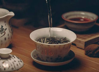 Czy porcelanowe zastawy mogą być minimalistyczne?