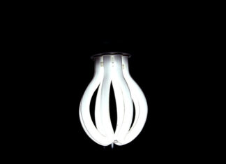 Nowoczesne lampy w klasycznych wnętrzach