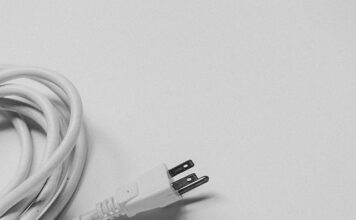 Szeroki asortyment materiałów elektrycznych dostępnych w hurtowni elektrycznej Szeroki asortyment materiałów elektrycznych dostępnych w hurtowni elektrycznej