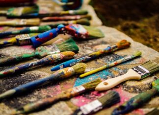 Jak prawidłowo nakładać farby emulsyjne na ściany i inne powierzchnie?