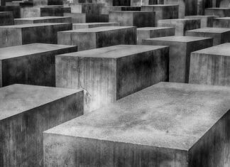 Jak ułożyć bloczki betonowe pod domek?