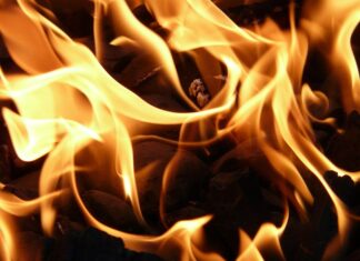 Czy przy spalaniu drewna wydziela się tlenek węgla? Czy przy spalaniu drewna wydziela się tlenek węgla?