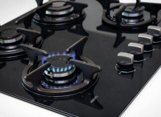 Dlaczego zmywarka zostawia smugi na naczyniach?