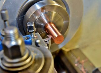 Jak naostrzyć dłuto tokarskie?