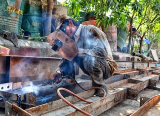 Jaka spawarka z drutem samoosłonowym?