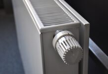 Jak ustawić termostat w baterii prysznicowej?