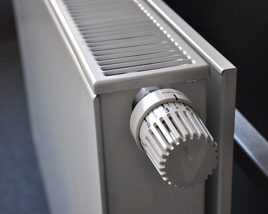 Jak ustawić termostat w baterii prysznicowej?