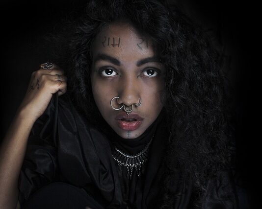 Ile kosztuje szafa na wymiar u stolarza?