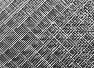 Jak połączyć dwie siatki ogrodzeniowe?