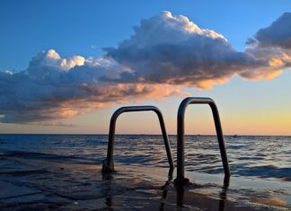 Jak dobrać Drabinkę do basenu?