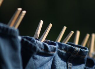 Czym myć panele żeby były błyszczące?