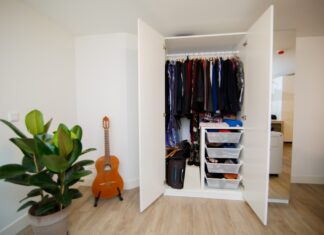 Sposoby na świeży i przyjemny zapach w szafie z ubraniami