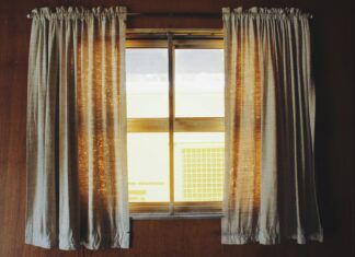Czy zakup zasłon na metry się opłaca? Czy zakup zasłon na metry się opłaca